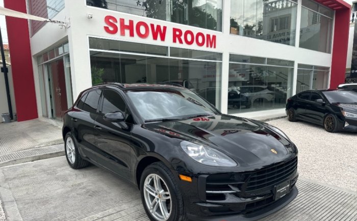 2020 PORSCHE MACAN