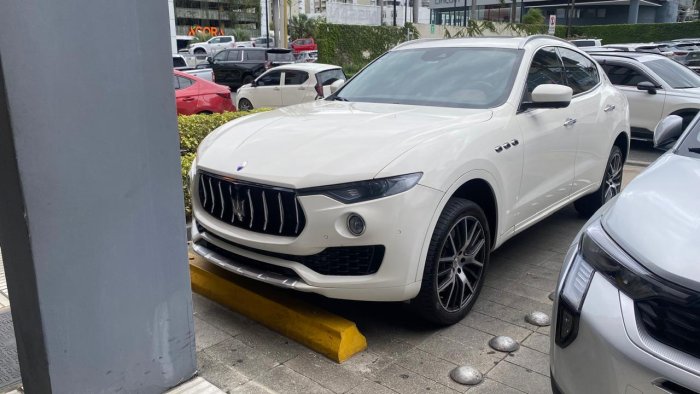 Foto 7 de 2017 MASERATI LEVANTE