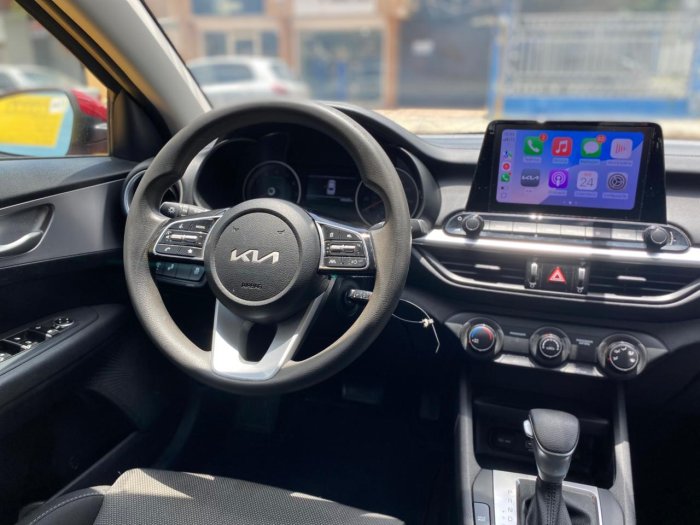 Foto 9 de 2023 KIA FORTE