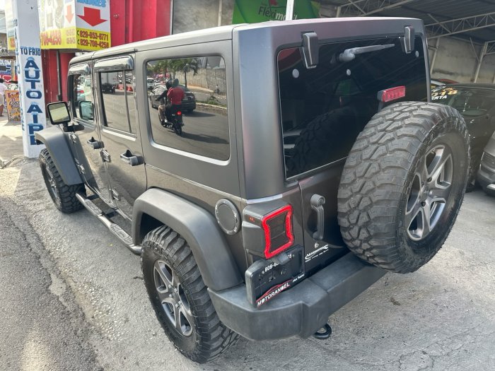 Foto 4 de 2017 JEEP WRANGLER UNLIMITED SPORT