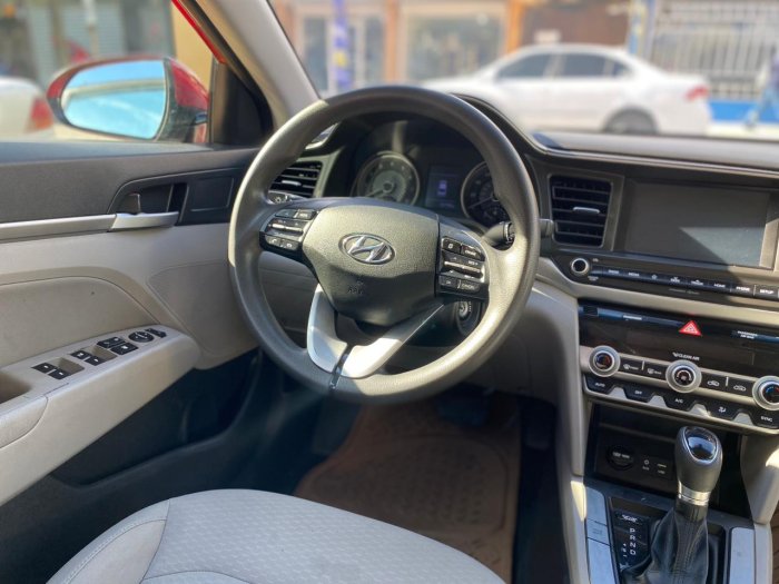 Foto 9 de 2020 HYUNDAI ELANTRA SEL