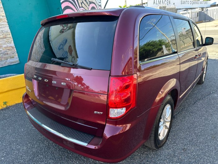 Foto 6 de 2020 DODGE CARAVAN