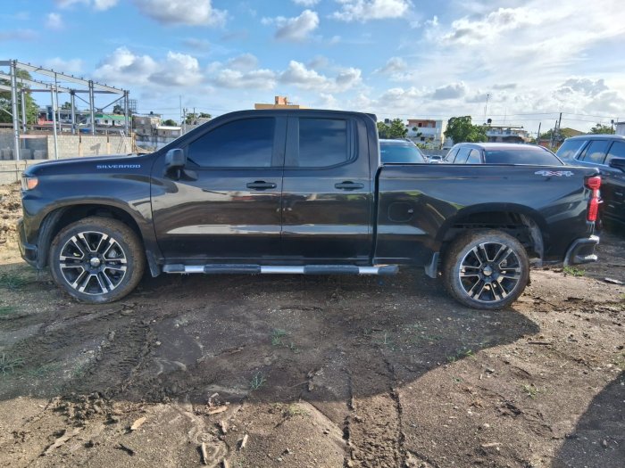 Foto 4 de 2021 CHEVROLET SILVERADO