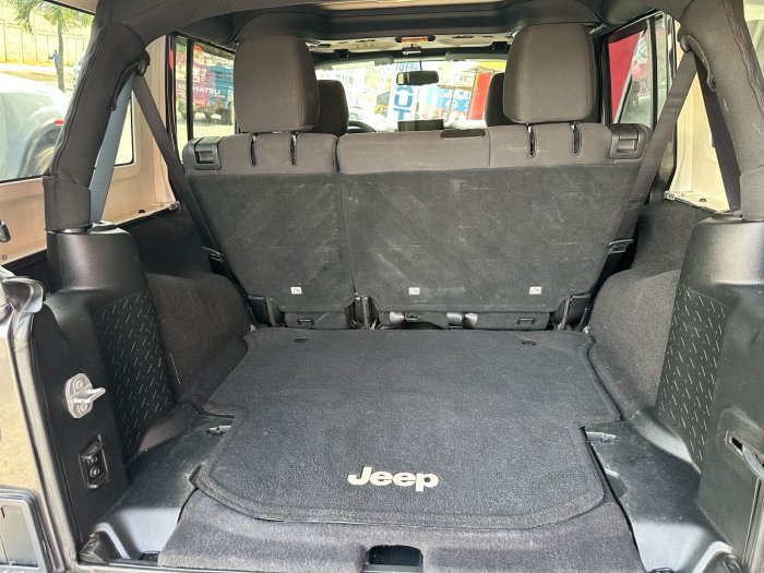Foto 11 de 2017 JEEP WRANGLER UNLIMITED SPORT