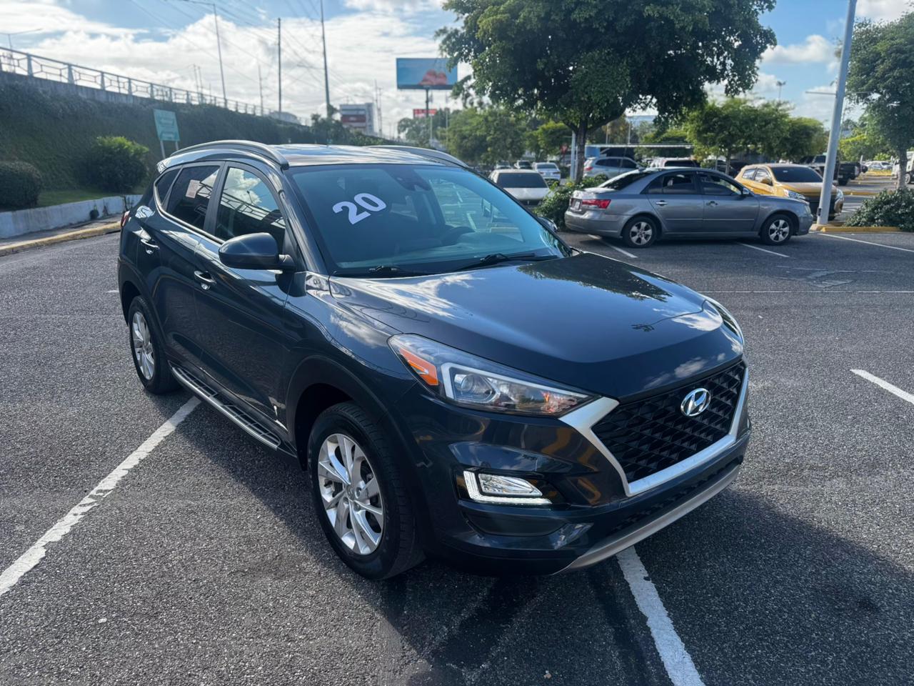 2020 HYUNDAI TUCSON SE