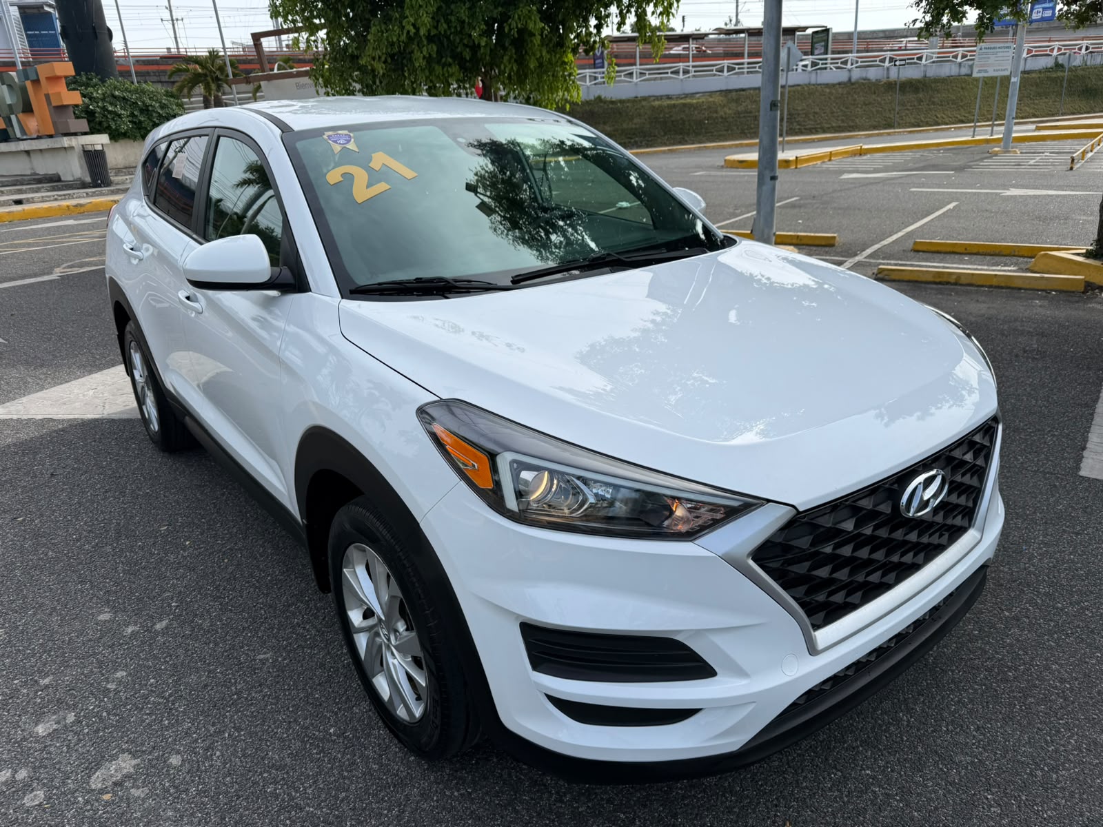 2021 HYUNDAI TUCSON SE