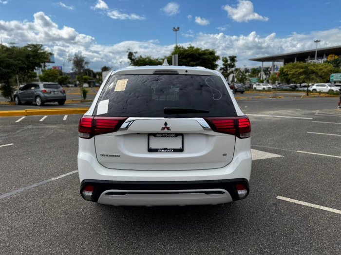 Foto 5 de 2020 MITSUBISHI OUTLANDER SPORT SE