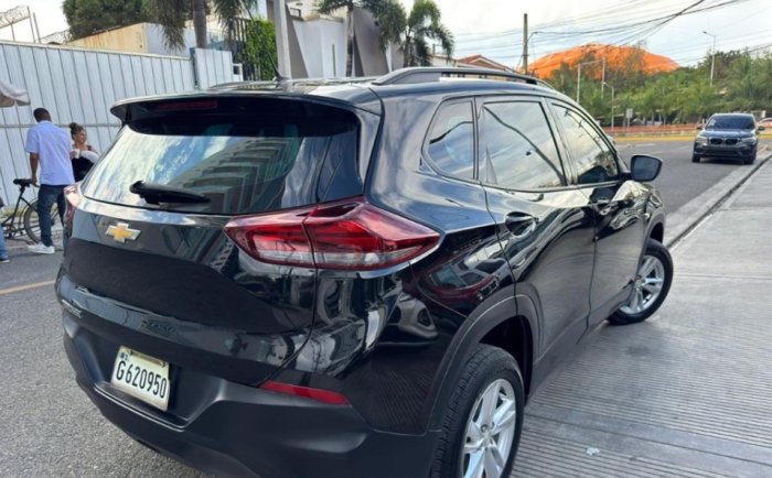 Foto 10 de 2023 CHEVROLET TRACKER LS