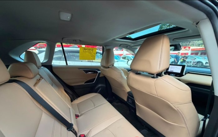 Foto 5 de 2025 Toyota RAV4 XLE