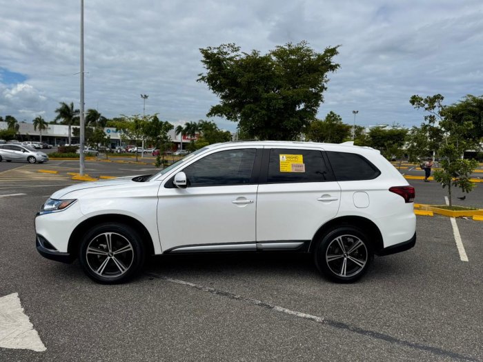 Foto 3 de 2020 MITSUBISHI OUTLANDER SPORT SE