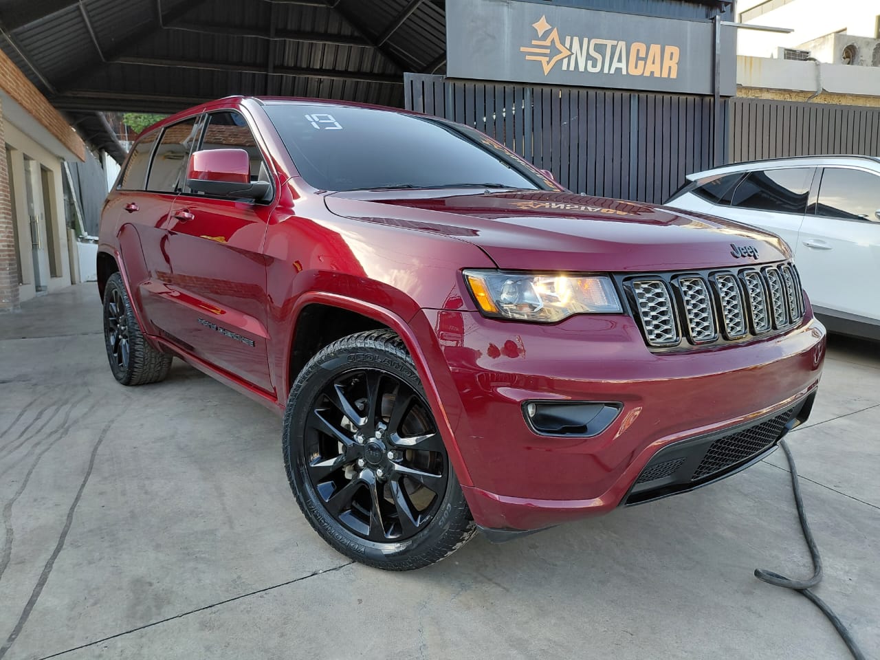2019 JEEP GRAND CHEROKEE LAREDO 4X4