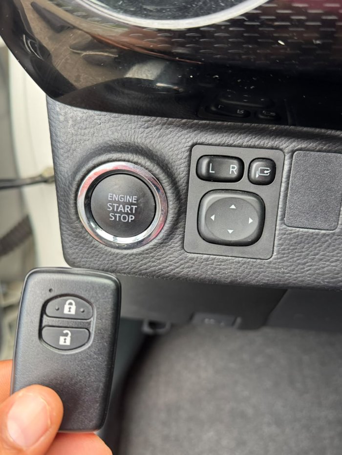 Foto 2 de 2020 Toyota VITZ