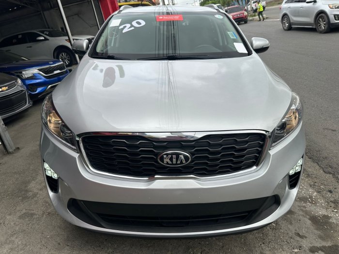 Foto 2 de 2020 KIA SORENTO LX
