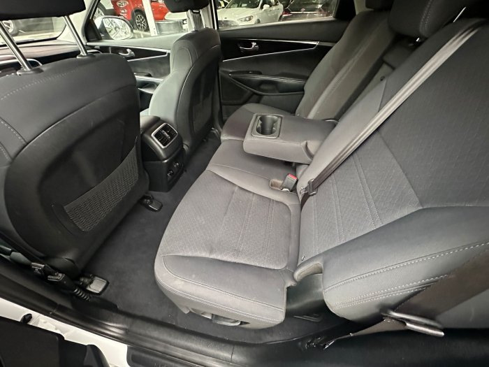Foto 9 de 2020 KIA SORENTO LX
