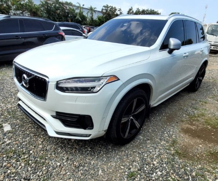 2016 VOLVO XC90