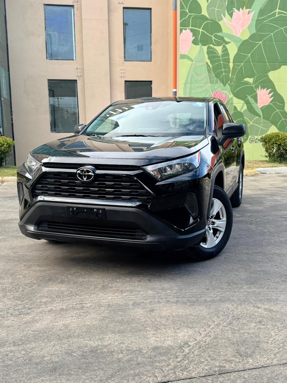 2021 Toyota RAV-4 LE