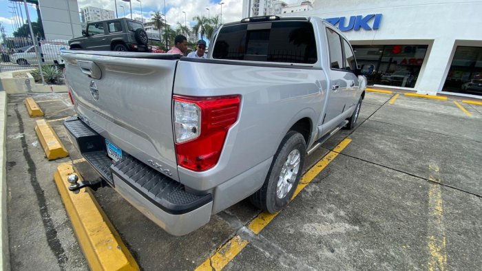 Foto 4 de 2019 NISSAN TITAN