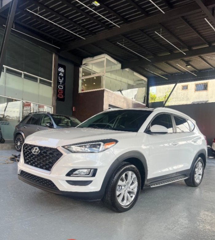 2019 HYUNDAI TUCSON SE