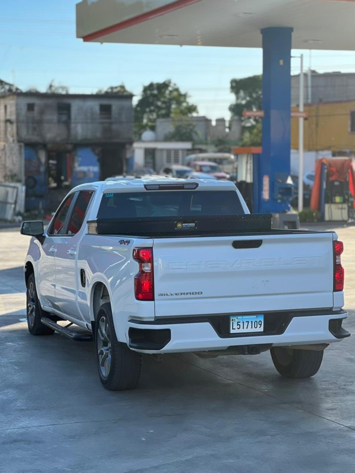 Foto 3 de 2021 CHEVROLET SILVERADO