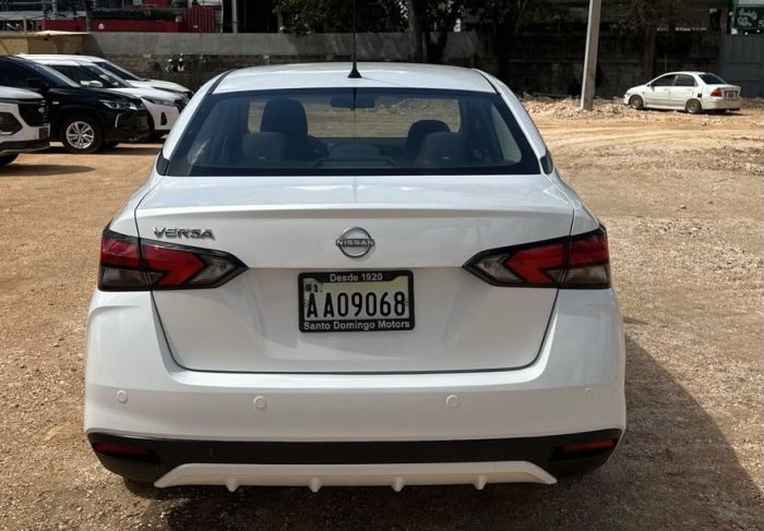 Foto 2 de 2024 NISSAN VERSA