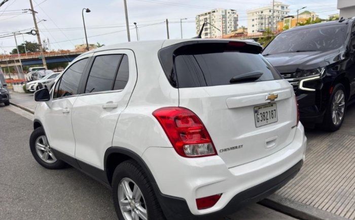 Foto 8 de 2017 CHEVROLET TRAX LT