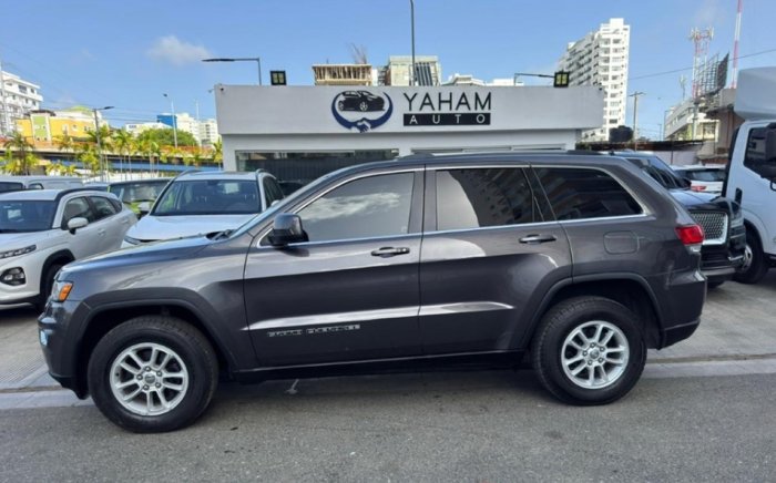 Foto 7 de 2020 JEEP GRAND CHEROKEE LAREDO 4X4