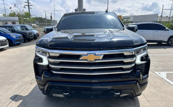 Foto 3 de 2023 CHEVROLET SILVERADO HIGH COUNTRY