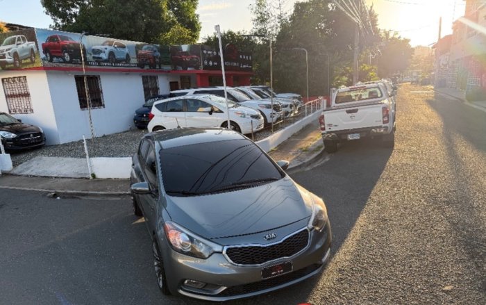 Foto 2 de 2016 KIA FORTE