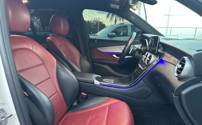 Foto 4 de 2020 MERCEDES-BENZ GLC 300
