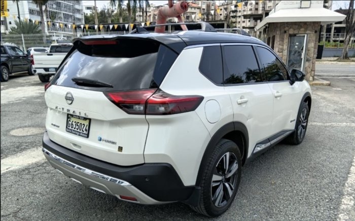 Foto 12 de 2023 NISSAN X-TRAIL E-POWER