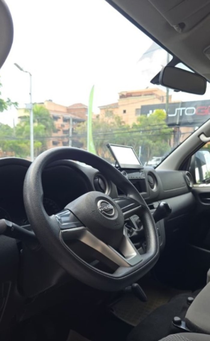 Foto 4 de 2025 NISSAN URVAN