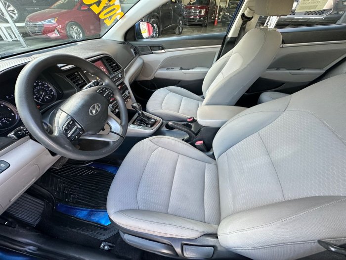 Foto 8 de 2020 HYUNDAI ELANTRA SEL