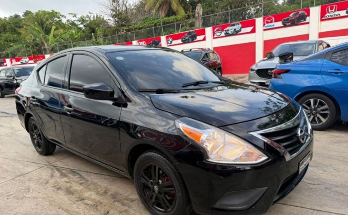 Foto 3 de 2019 NISSAN VERSA