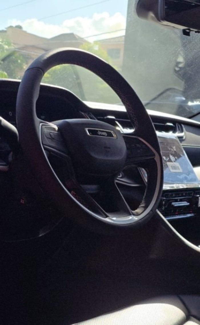 Foto 4 de 2023 JEEP GRAND CHEROKEE LIMITED