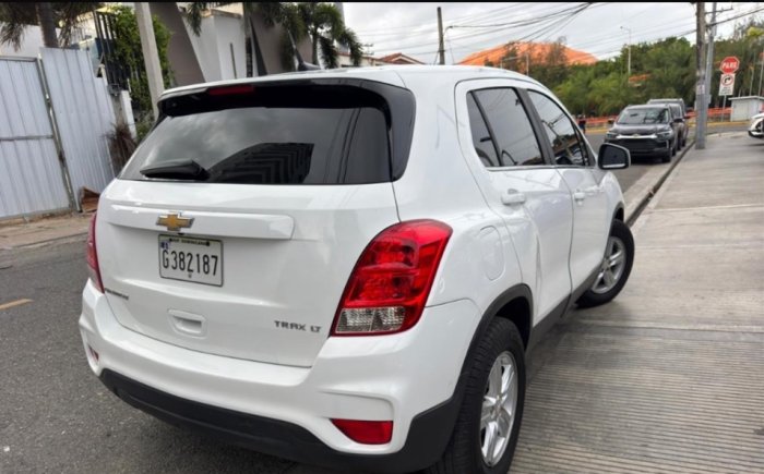 Foto 10 de 2017 CHEVROLET TRAX LT