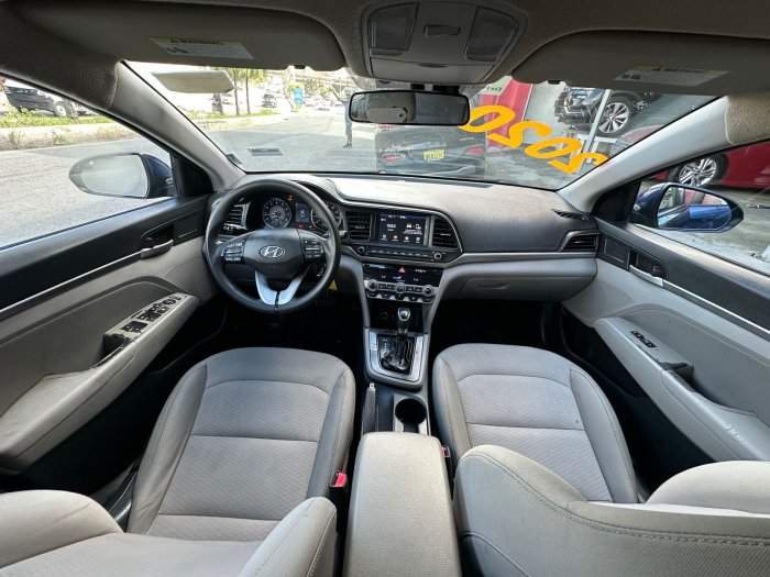 Foto 7 de 2020 HYUNDAI ELANTRA SEL