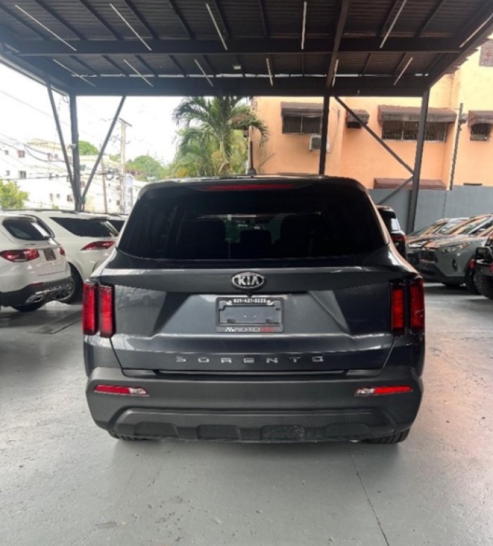 Foto 10 de 2021 KIA SORENTO LX