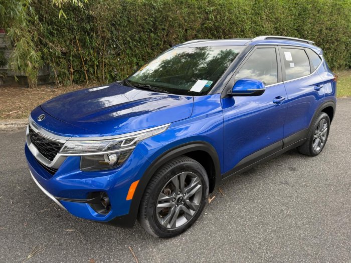 Foto 3 de 2021 KIA SELTOS S