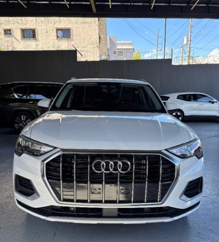 Foto 2 de 2021 AUDI Q3