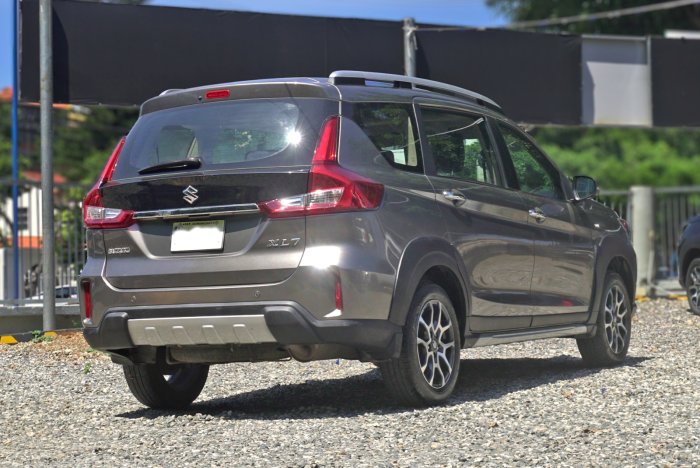 Foto 4 de 2024 SUZUKI XL7