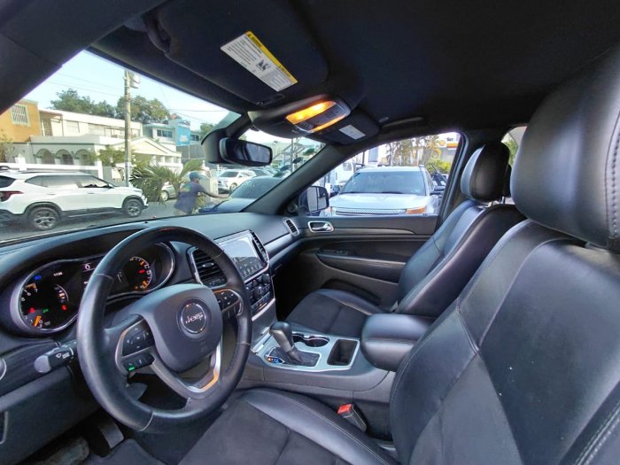 Foto 6 de 2019 JEEP GRAND CHEROKEE LAREDO 4X4