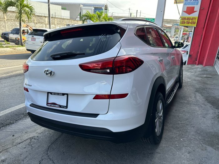 Foto 4 de 2021 HYUNDAI TUCSON SE