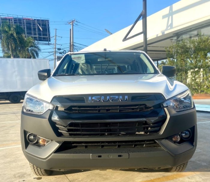 Foto 2 de 2024 ISUZU D-MAX