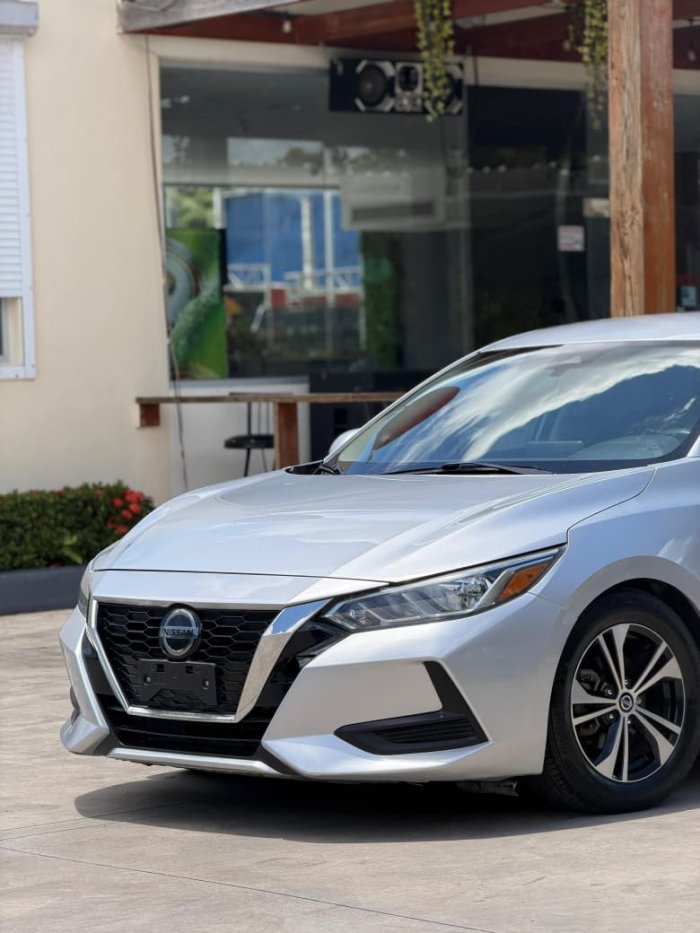 Foto 2 de 2020 NISSAN SENTRA