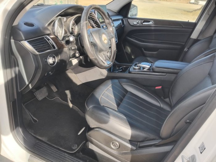Foto 5 de 2016 MERCEDES-BENZ GLE350