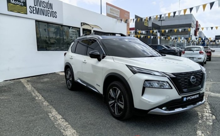 Foto 2 de 2023 NISSAN X-TRAIL E-POWER