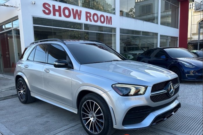 Foto 3 de 2021 MERCEDES-BENZ GL350