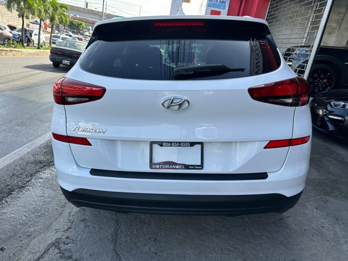 Foto 3 de 2021 HYUNDAI TUCSON SE