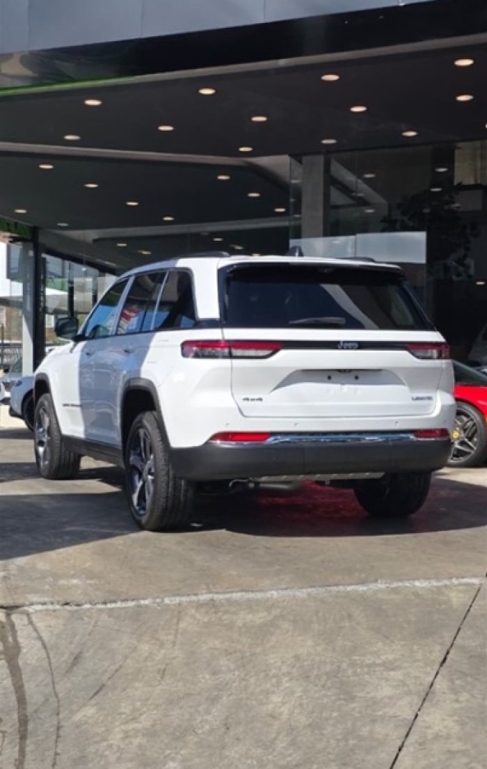 Foto 11 de 2023 JEEP GRAND CHEROKEE LIMITED