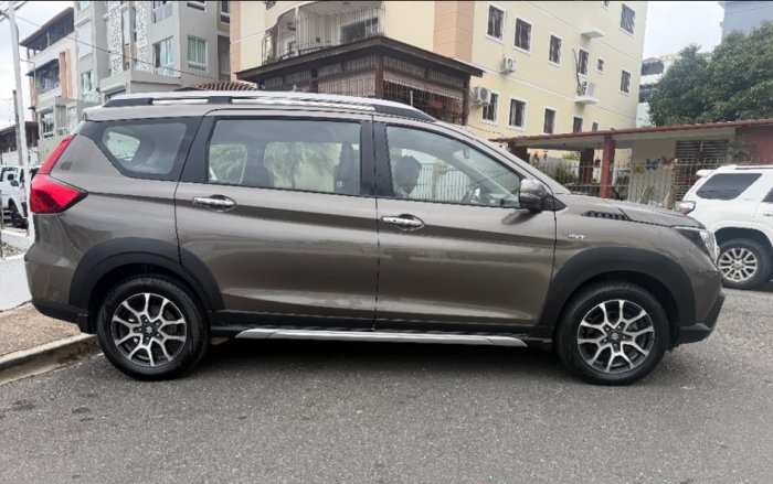 Foto 10 de 2024 SUZUKI XL7